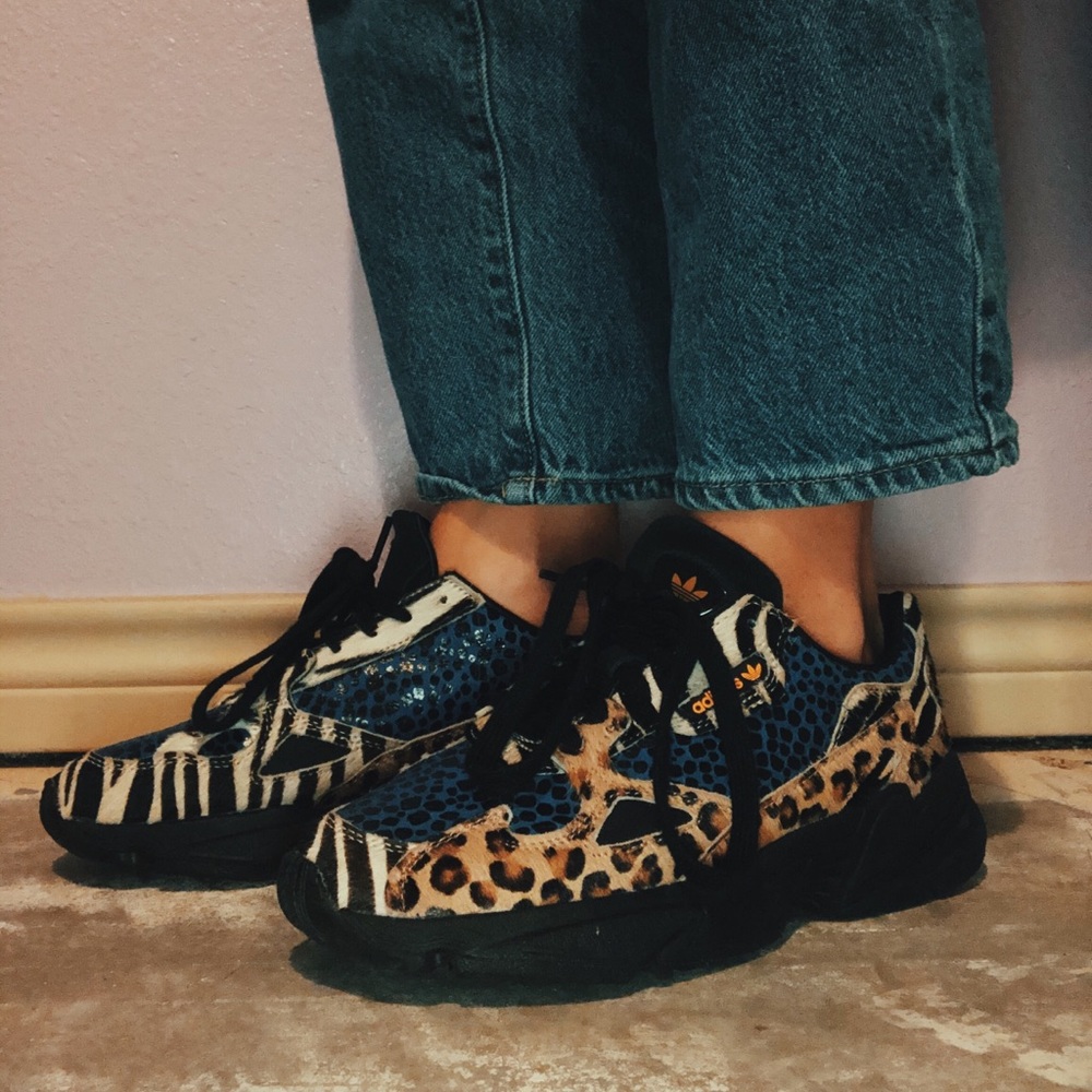 Adidas Sneakers